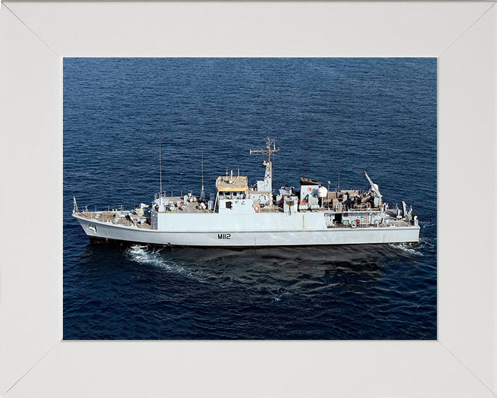 HMS Shoreham M112 Royal Navy Sandown class minehunter Photo Print or Framed Print - Hampshire Prints