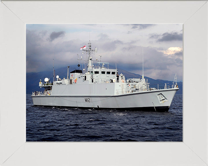 HMS Shoreham M112 Royal Navy Sandown class minehunter Photo Print or Framed Print - Hampshire Prints