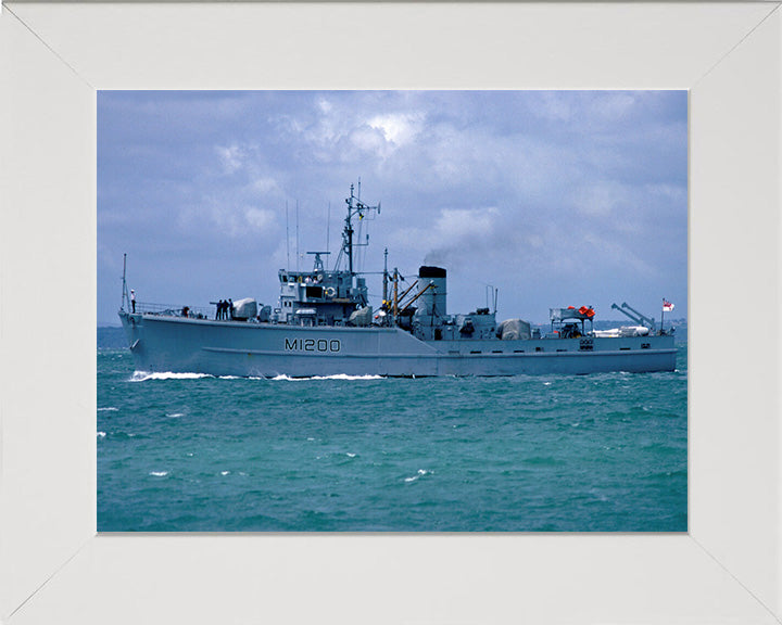 HMS Soberton M1200 Royal Navy Ton Class Minesweeper Photo Print or Framed Print - Hampshire Prints