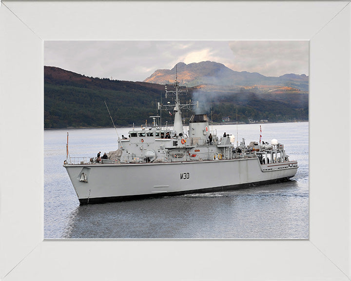 HMS Ledbury M30 | Photo Print | Framed Print | Hunt Class | Minesweeper | Royal Navy - Hampshire Prints