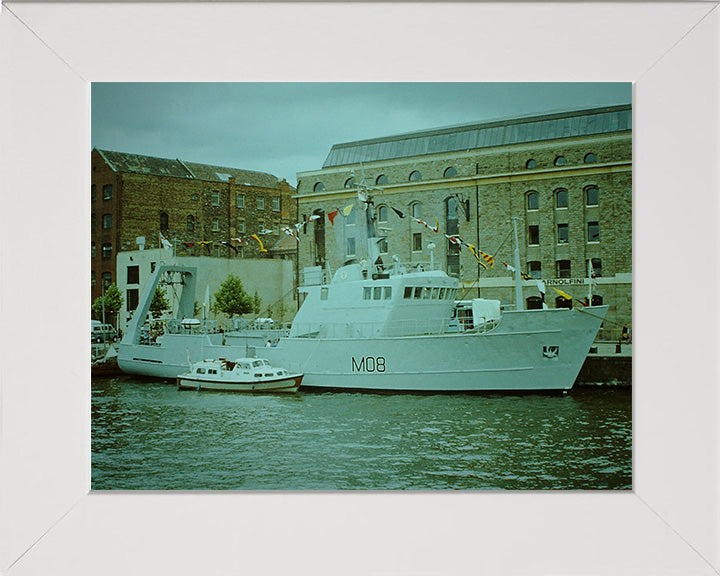 HMS Venturer M08 Royal Navy Converted minesweeper Photo Print or Framed Print - Hampshire Prints