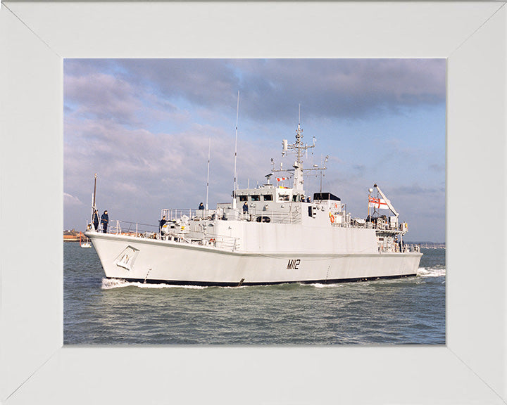 HMS Shoreham M112 Royal Navy Sandown class minehunter Photo Print or Framed Print - Hampshire Prints