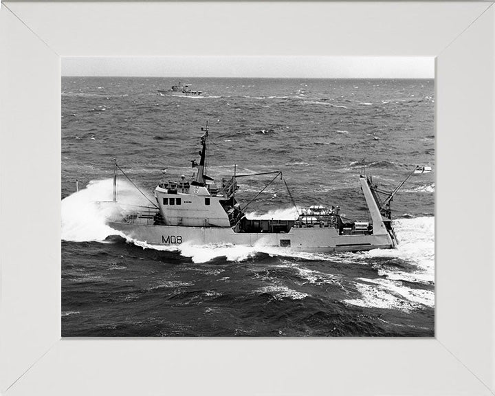 HMS Venturer M08 Royal Navy Converted minesweeper Photo Print or Framed Print - Hampshire Prints