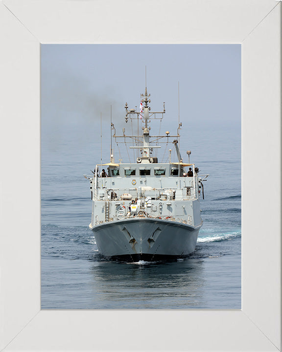 HMS Shoreham M112 Royal Navy Sandown class minehunter Photo Print or Framed Print - Hampshire Prints