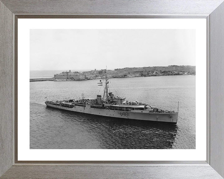 HMS Magpie U82 Royal Navy Modified Black Swan Class sloop Photo Print or Framed Print - Hampshire Prints