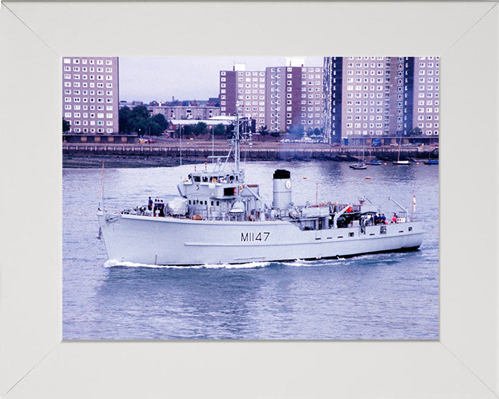 HMS Hubberston M1147 | Photo Print | Framed Print | Ton Class | Minesweeper | Royal Navy