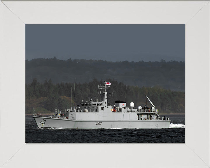 HMS Pembroke M107 Royal Navy Sandown class minehunter Photo Print or Framed Print - Hampshire Prints