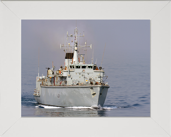 HMS Middleton M34 | Photo Print | Framed Print | Hunt Class | Mine Warfare Vessel | Royal Navy