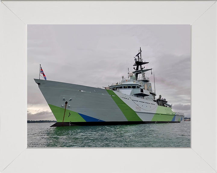 HMS Severn P282 Royal Navy River class offshore patrol vessel Photo Print or Framed Print - Hampshire Prints