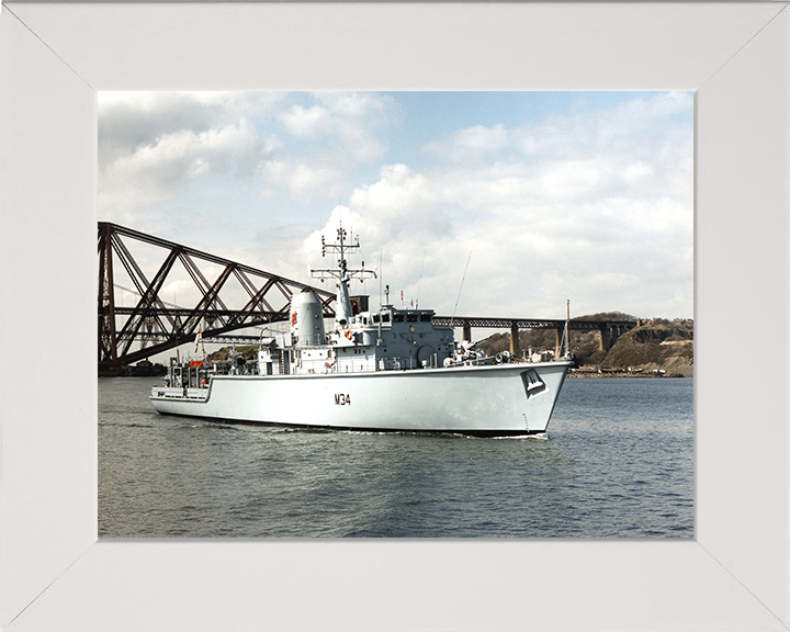 HMS Middleton M34 | Photo Print | Framed Print | Hunt Class | Mine Warfare Vessel | Royal Navy