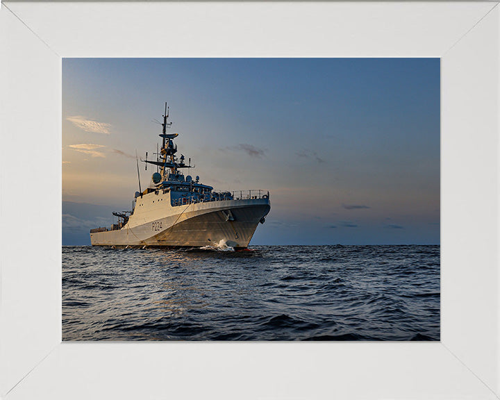 HMS Trent P224 Royal Navy River class offshore patrol vessel Photo Print or Framed Print - Hampshire Prints