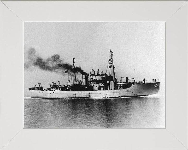 HMS Tango T146 Royal Navy Dance class Trawler Photo Print or Framed Print - Hampshire Prints