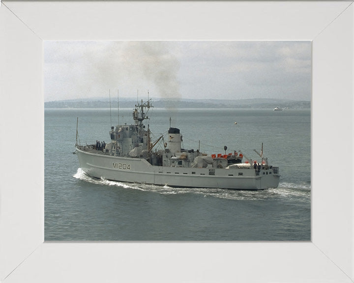 HMS Stubbington M1204 Royal Navy Ton class minesweeper Photo Print or Framed Print - Hampshire Prints