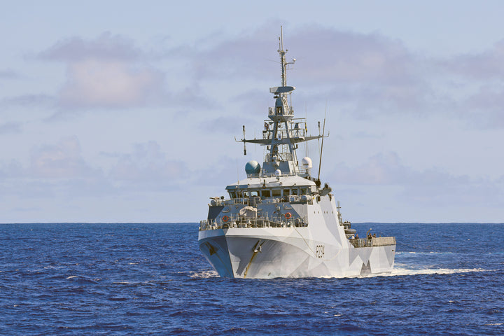 HMS Spey P234 Royal Navy River class offshore patrol vessel Photo Print or Framed Print - Hampshire Prints