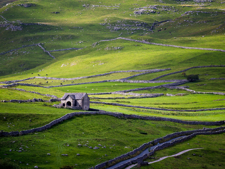 A stone cottage in The Yorkshire Dales Photo Print - Canvas - Framed Photo Print - Hampshire Prints