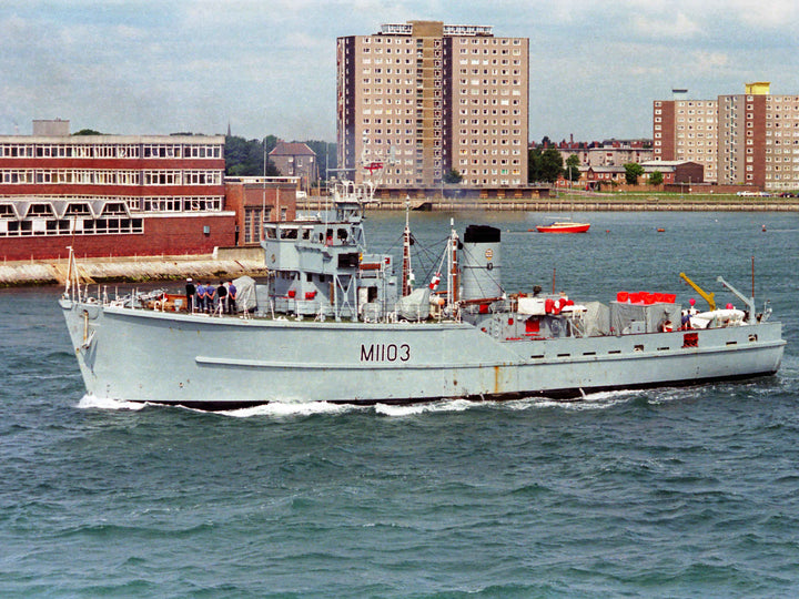 HMS Alfriston M1103 | Photo Print | Framed Print | Ton Class | Minesweeper | Royal Navy