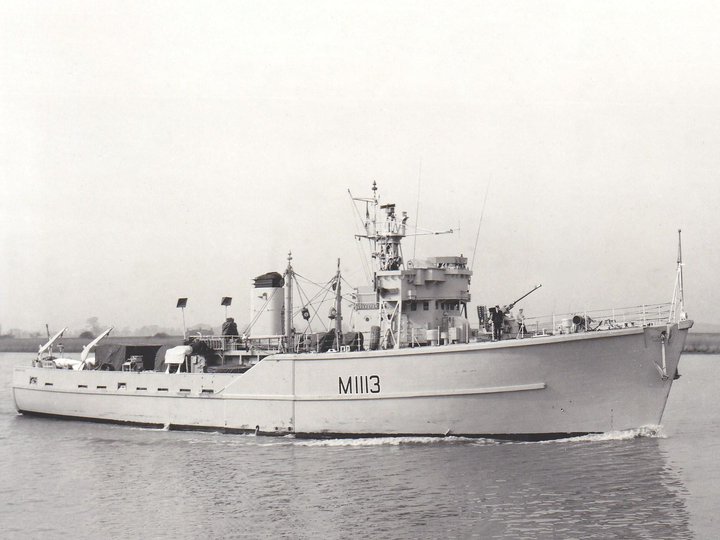 HMS Brereton M1113 | Photo Print | Framed Print | Ton Class | Minesweeper | Royal Navy