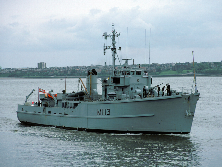 HMS Brereton M1113 | Photo Print | Framed Print | Ton Class | Minesweeper | Royal Navy