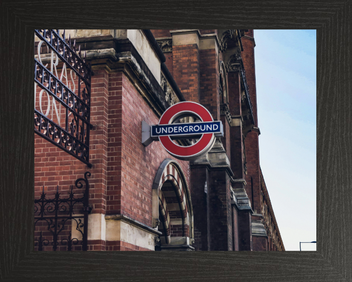 London underground sign Photo Print - Canvas - Framed Photo Print - Hampshire Prints