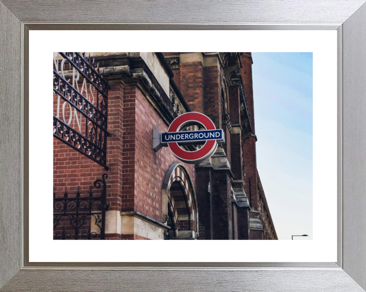 London underground sign Photo Print - Canvas - Framed Photo Print - Hampshire Prints