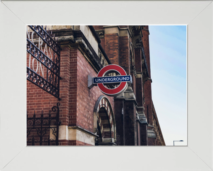 London underground sign Photo Print - Canvas - Framed Photo Print - Hampshire Prints