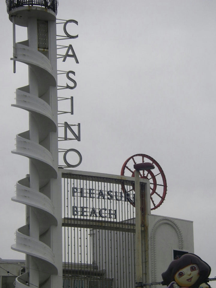 blackpool pleasure beach sign Photo Print - Canvas - Framed Photo Print - Hampshire Prints