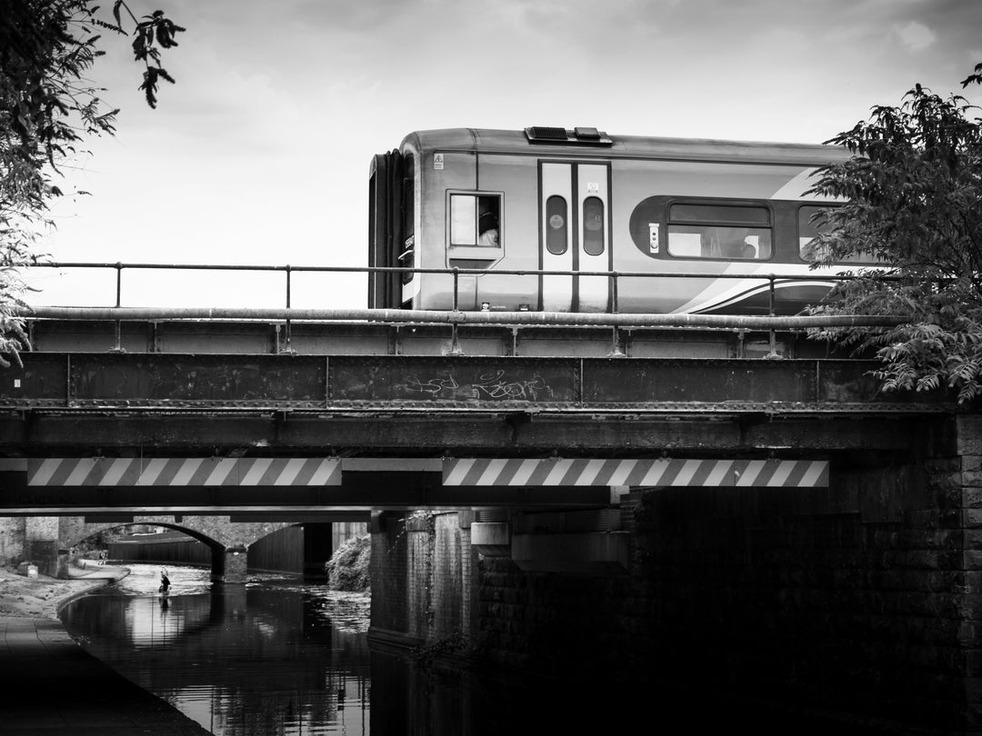 Nottingham Train Station in black and white Photo Print - Canvas - Framed Photo Print - Hampshire Prints