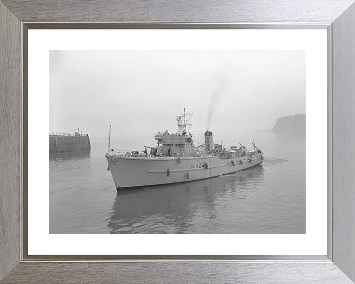 HMS St David M1124 Royal Navy minesweeper Photo Print or Framed Print - Hampshire Prints