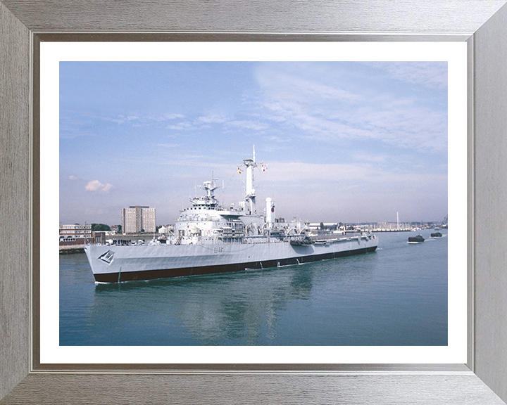 HMS Intrepid L11 | Photo Print | Framed Print | Fearless Class | Amphibious Ship | Royal Navy - Hampshire Prints