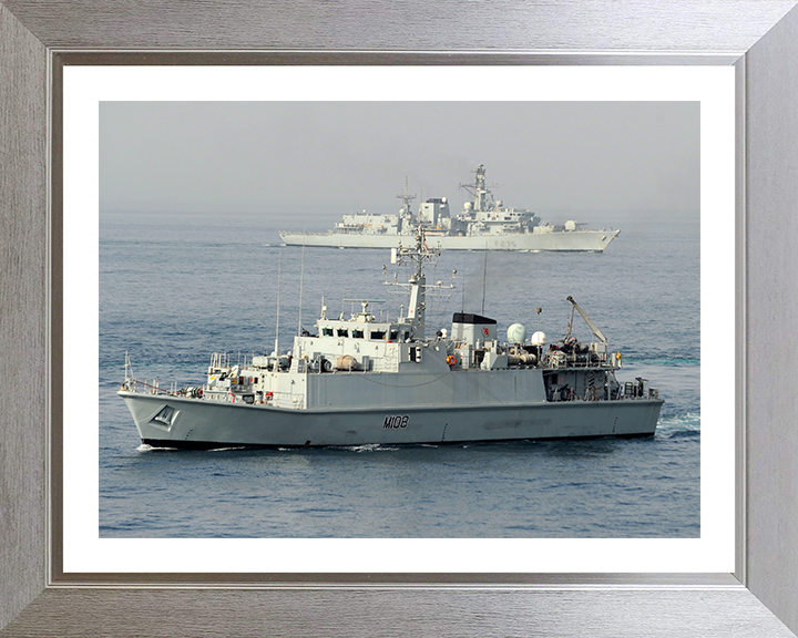 HMS Grimsby M108 | Photo Print | Framed Print | Sandown Class | Minehunter | Royal Navy