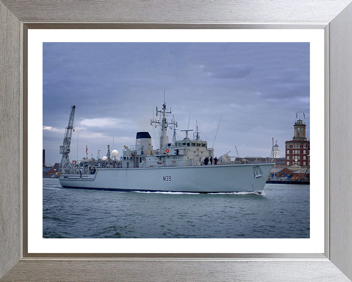 HMS Hurworth M39 Royal Navy Hunt class mine countermeasures vessel Photo Print or Framed Print - Hampshire Prints