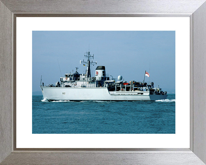 HMS Quorn M41 Royal Navy Hunt class mine countermeasures vessel Photo Print or Framed Print - Hampshire Prints