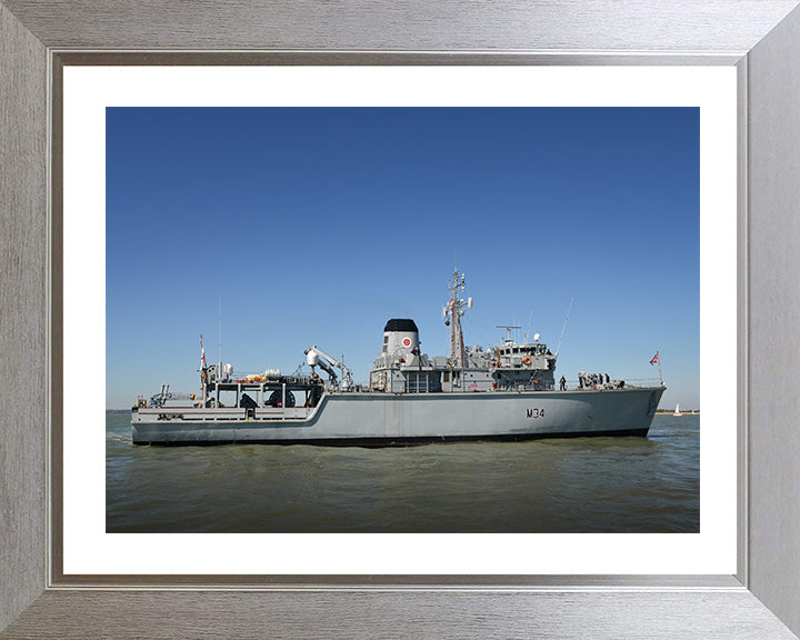 HMS Middleton M34 Royal Navy Hunt class mine countermeasures vessel Photo Print or Framed Print - Hampshire Prints