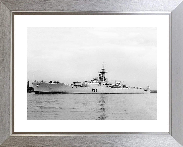 HMS Scarborough F63 Royal Navy Whitby class frigate Photo Print or Framed Print - Hampshire Prints