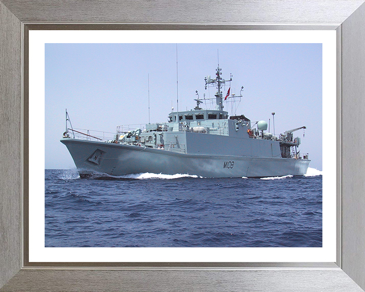 HMS Grimsby M108 Royal Navy Sandown class minehunter Photo Print or Framed Print - Hampshire Prints