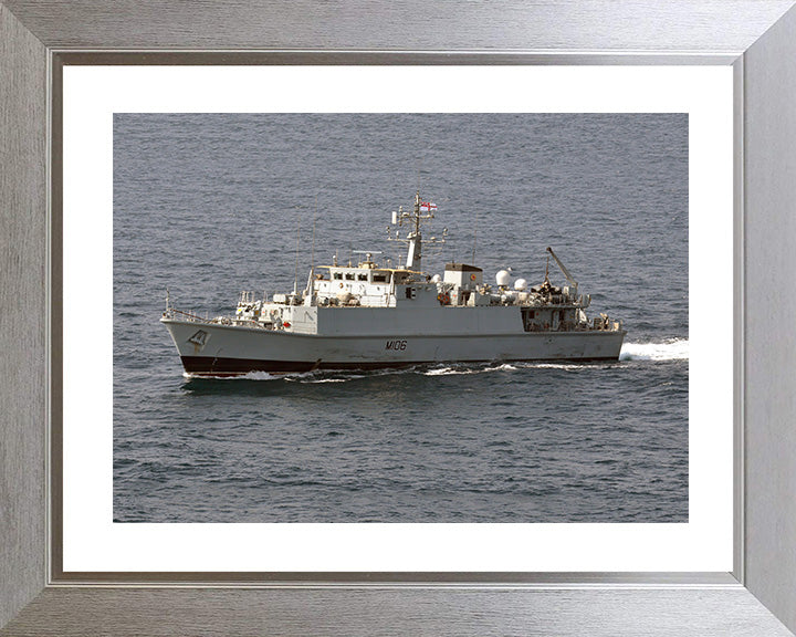 HMS Penzance M106 Royal Navy Sandown class minehunter Photo Print or Framed Print - Hampshire Prints