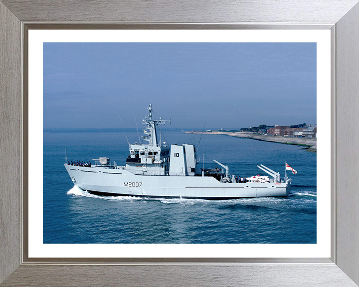 HMS Humber M2007 Royal Navy River class minesweeper Photo Print or Framed Print - Hampshire Prints