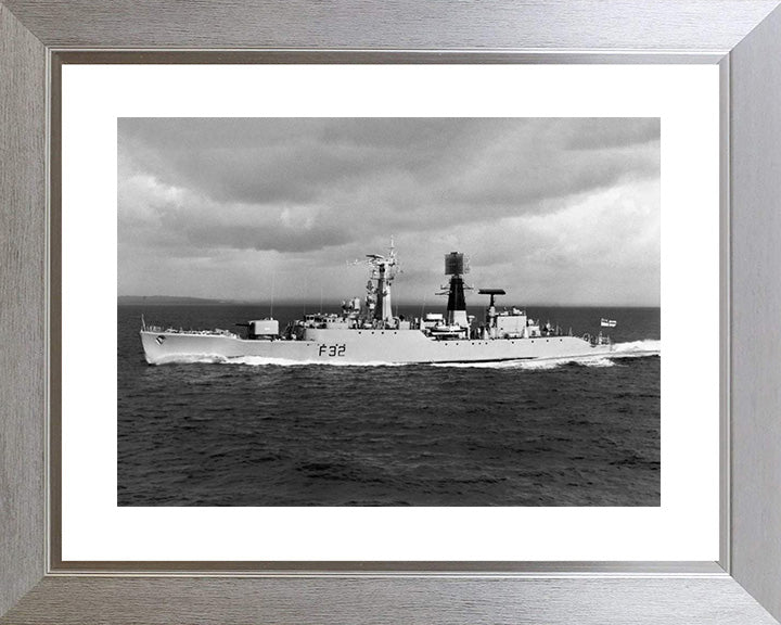 HMS Salisbury F32 Royal Navy Salisbury class Frigate Photo Print or Framed Print - Hampshire Prints