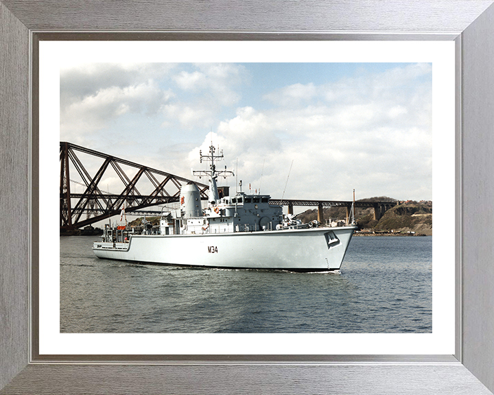 HMS Middleton M34 | Photo Print | Framed Print | Hunt Class | Mine Warfare Vessel | Royal Navy