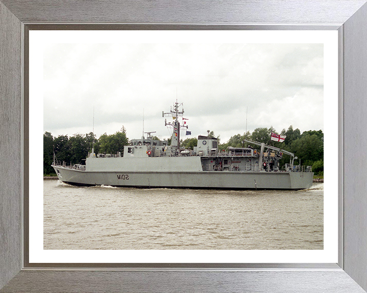 HMS Inverness M102 Royal Navy Sandown class minehunter Photo Print or Framed Print - Hampshire Prints