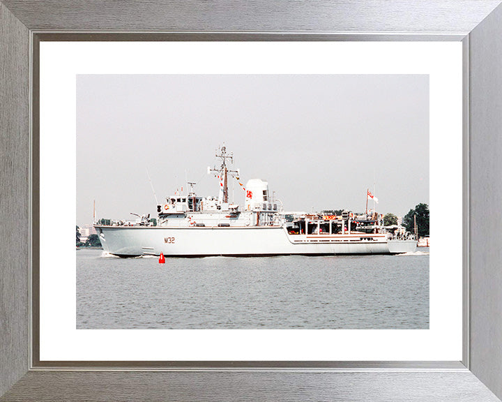 HMS Cottesmore M32 Royal Navy Hunt class minehunter Photo Print or Framed Print - Hampshire Prints