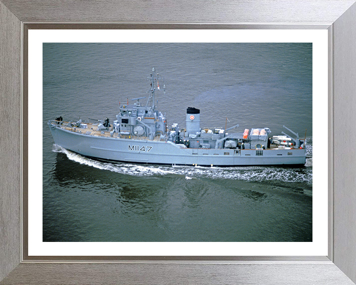 HMS Hubberston M1147 | Photo Print | Framed Print | Ton Class | Minesweeper | Royal Navy