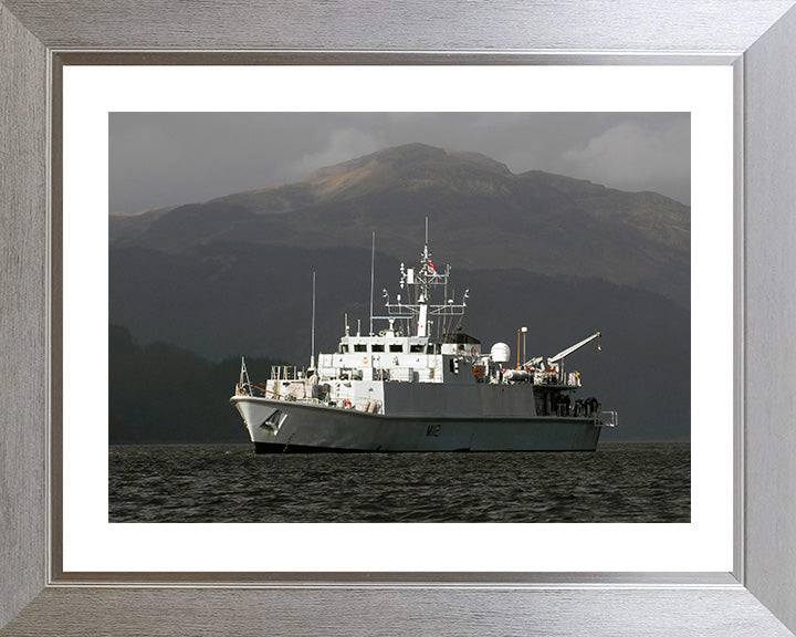 HMS Shoreham M112 | Photo Print | Framed Print | Sandown Class | Minehunter | Royal Navy - Hampshire Prints