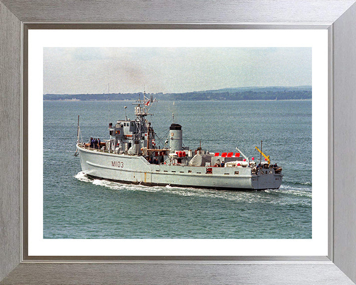 HMS Alfriston M1103 | Photo Print | Framed Print | Ton Class | Minesweeper | Royal Navy