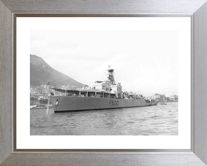 HMS St Brides Bay K600 Royal Navy Bay Class Frigate Photo Print or Framed Print - Hampshire Prints