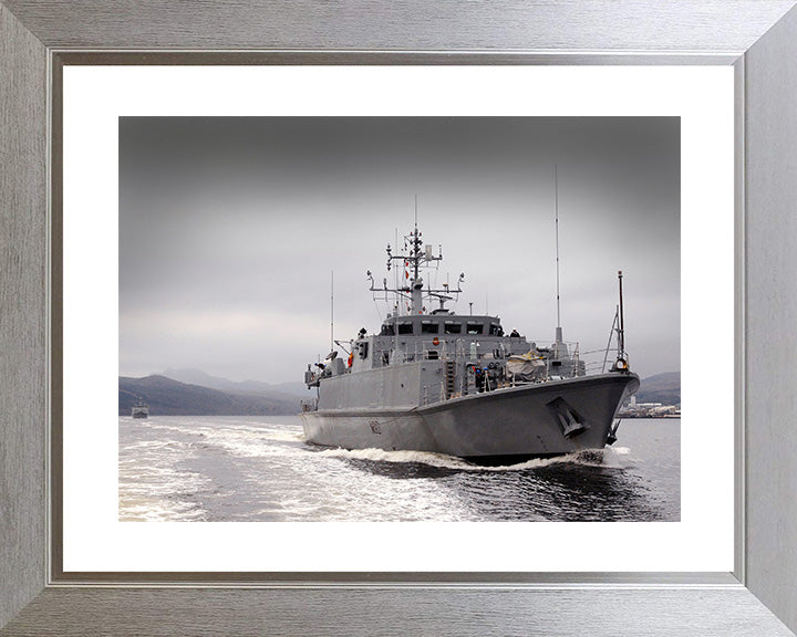 HMS Ramsey M110 Royal Navy Sandown class minehunter Photo Print or Framed Print - Hampshire Prints