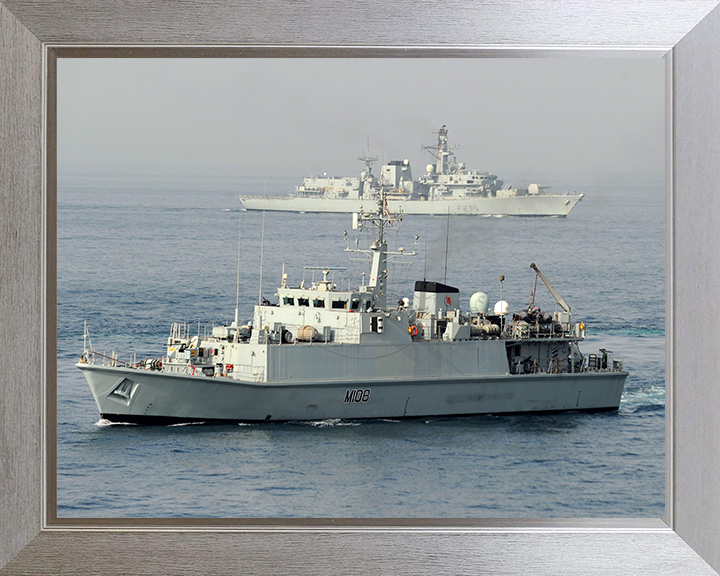 HMS Grimsby M108 | Photo Print | Framed Print | Sandown Class | Minehunter | Royal Navy