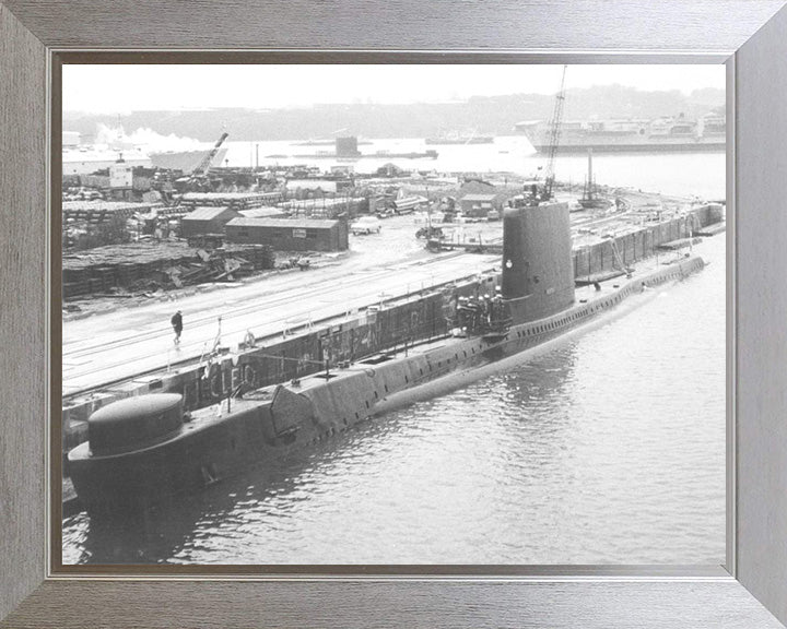 HMS Andrew P423 Royal Navy Amphion class Submarine Photo Print or Framed Print - Hampshire Prints