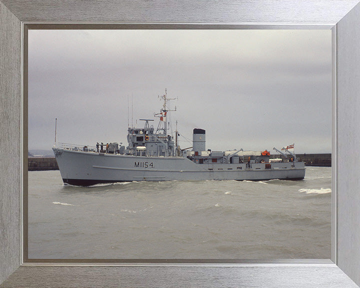 HMS Kellington M1154 | Photo Print | Framed Print | Ton Class | Minesweeper | Royal Navy