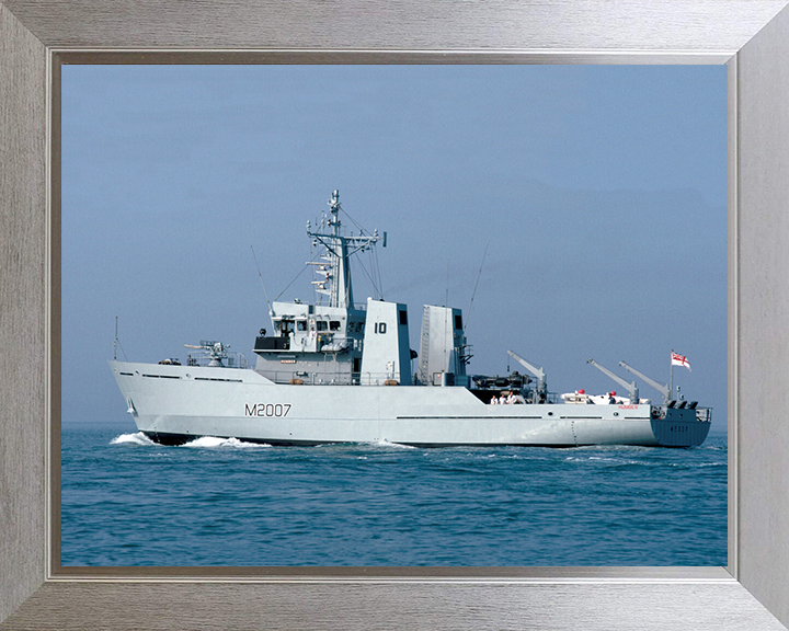 HMS Humber M2007 Royal Navy River class minesweeper Photo Print or Framed Print - Hampshire Prints